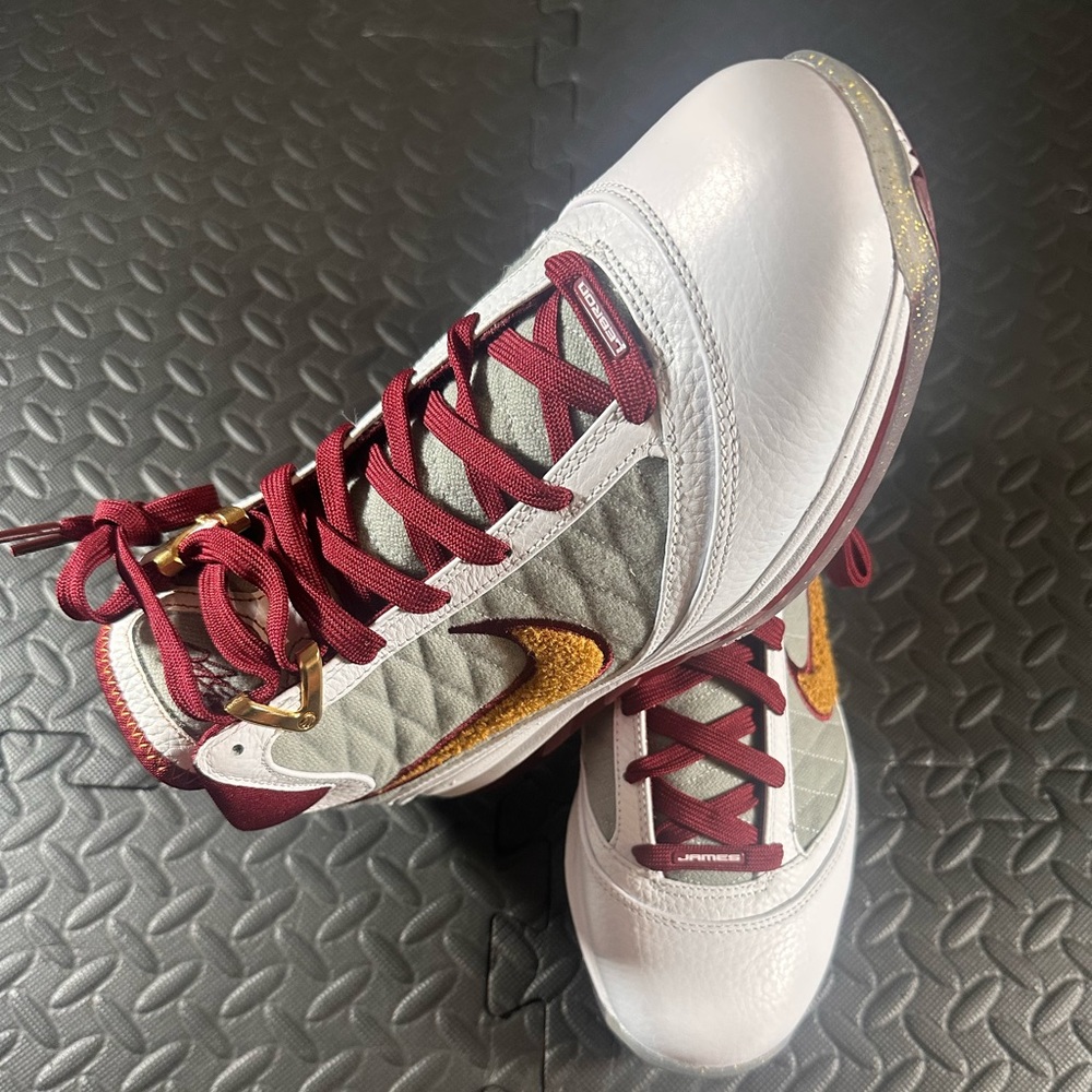Nike Lebron 7 MVP (2020) - CZ8915-100 Men Sz. 10.